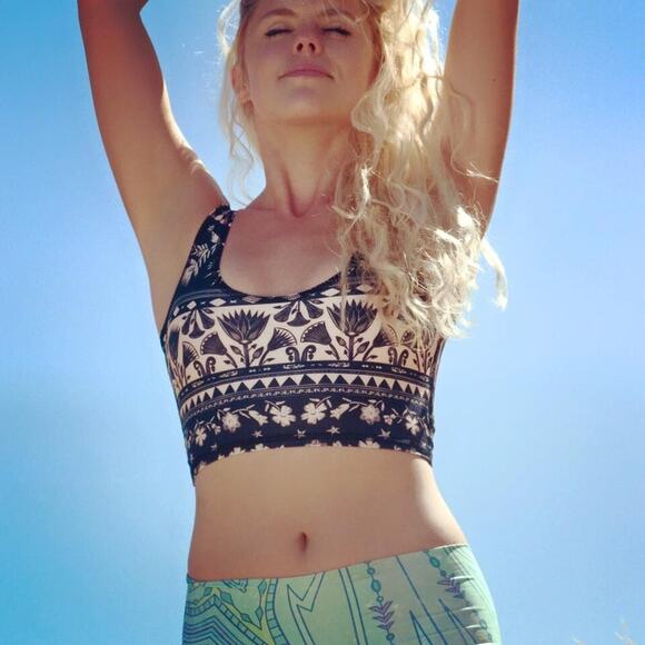 Teeki Crop Top Size M/L Yoga Pilates Moon Flower Lover Style Anti Microbial Gym - Picture 1 of 7